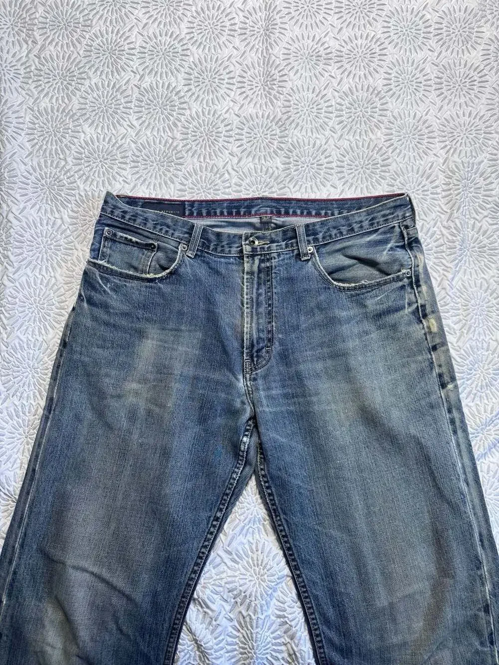 Banana Republic Relaxed Fit Distressed Medium Wash Denim Jeans Men's 35x34